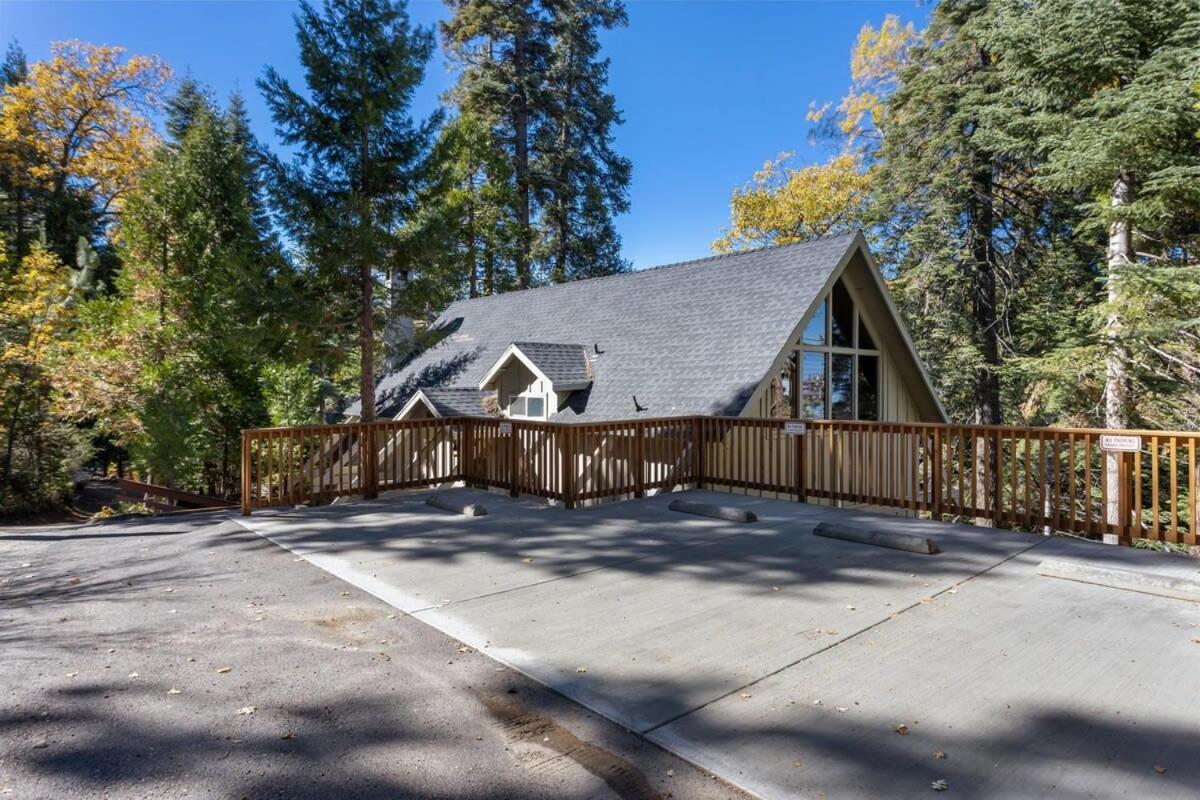 Snowflower Cabin Modern Luxe, 2 Level, 1500 Sqft, Ac, View, Dogs, Walk To Village Lake Arrowhead Exterior photo