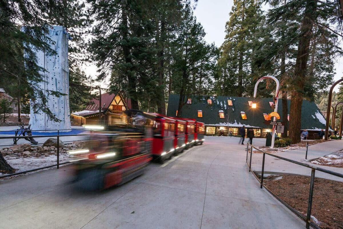 Snowflower Cabin Modern Luxe, 2 Level, 1500 Sqft, Ac, View, Dogs, Walk To Village Lake Arrowhead Exterior photo